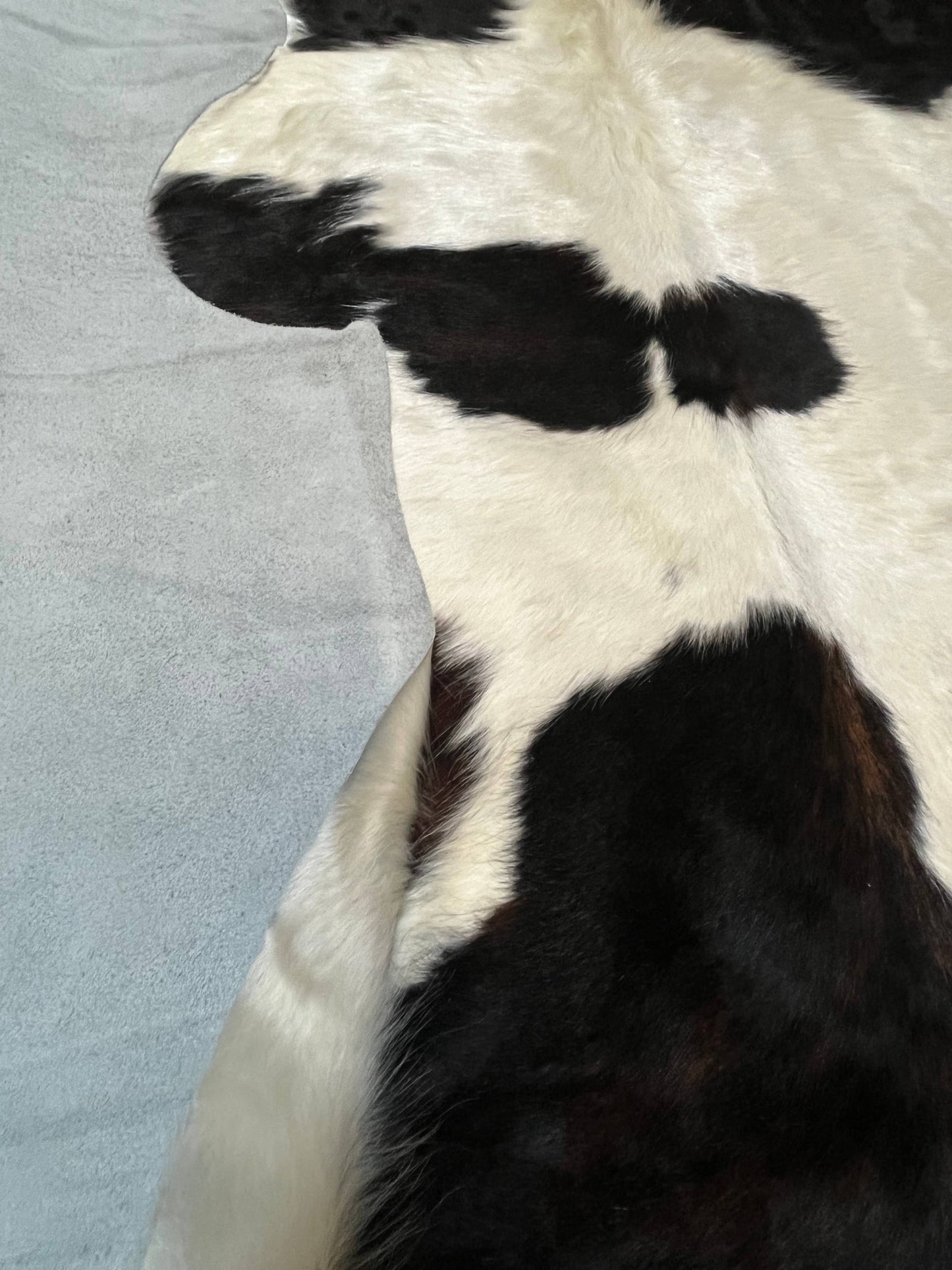 Western Linens - Cowhide 6x6’ Foot -EXACT COWHIDE K06