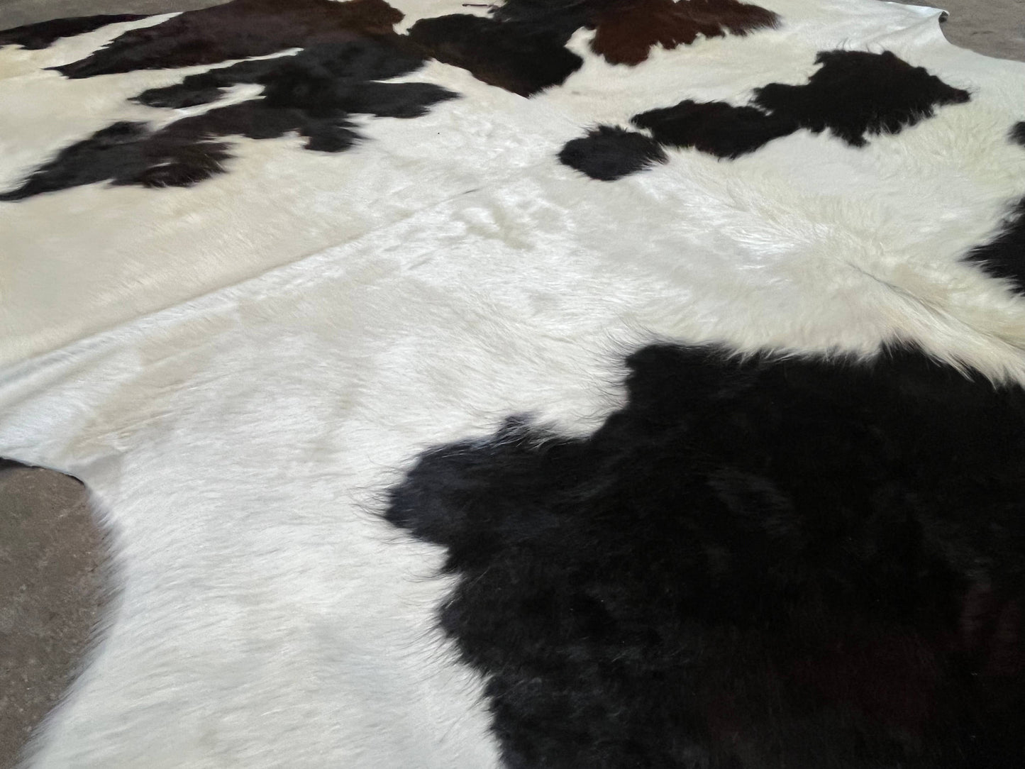 Western Linens - Cowhide 6x6’ Foot -EXACT COWHIDE K06
