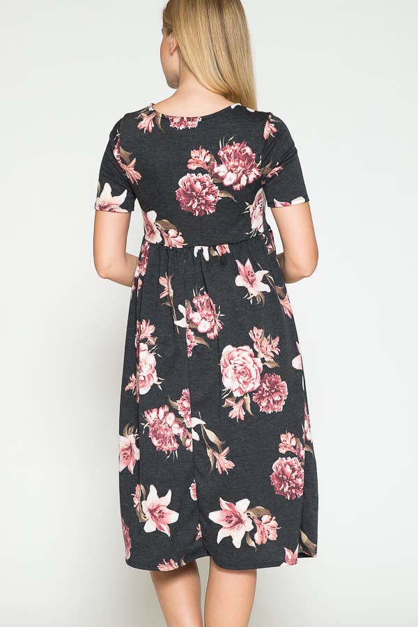 Flowered quarter sleeve maternity dress