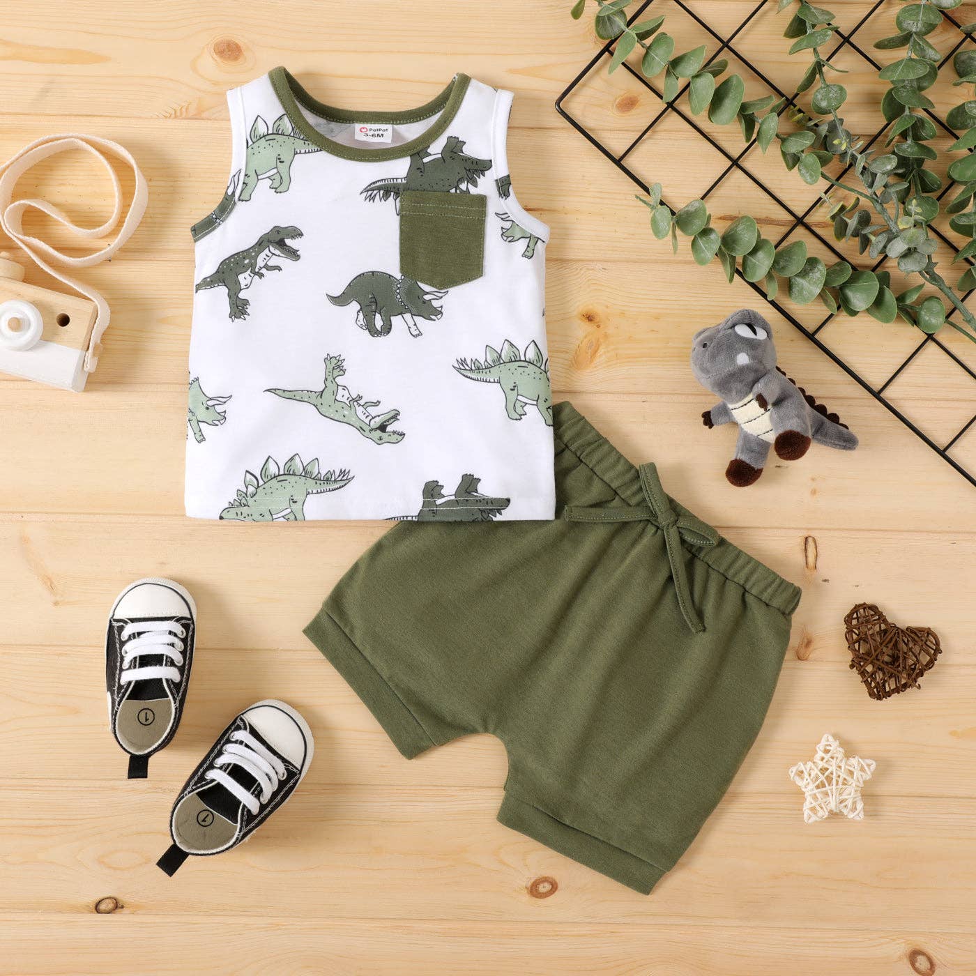 PatPat - 2pcs Baby Boy Dinosaur Sleeveless Tank Top Shorts Set