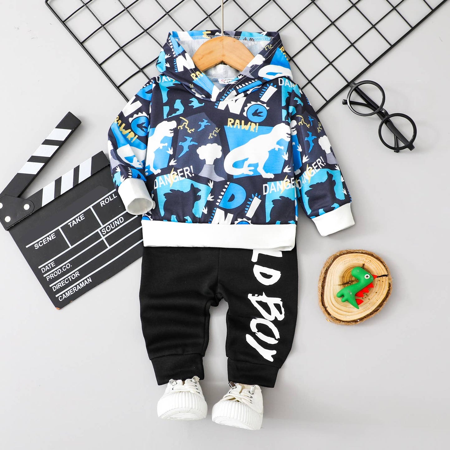 Wild boy dino set