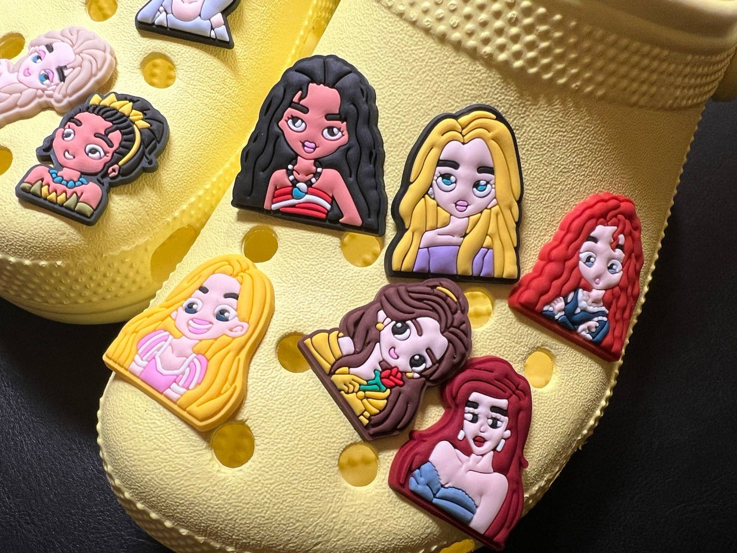 JuliesDecal - Princesses and Brave Girls shoe charms: #A8 Elsa