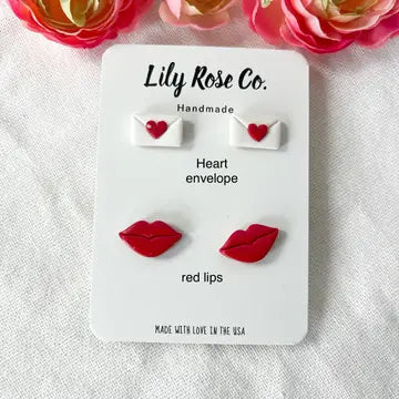 Valentines' envelope stud pack