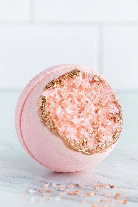 Crystal Geode Bath Bomb | Rose Quartz