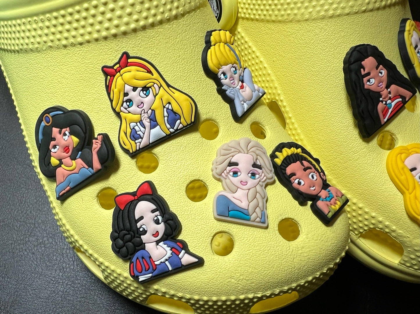 JuliesDecal - Princesses and Brave Girls shoe charms: #A8 Elsa