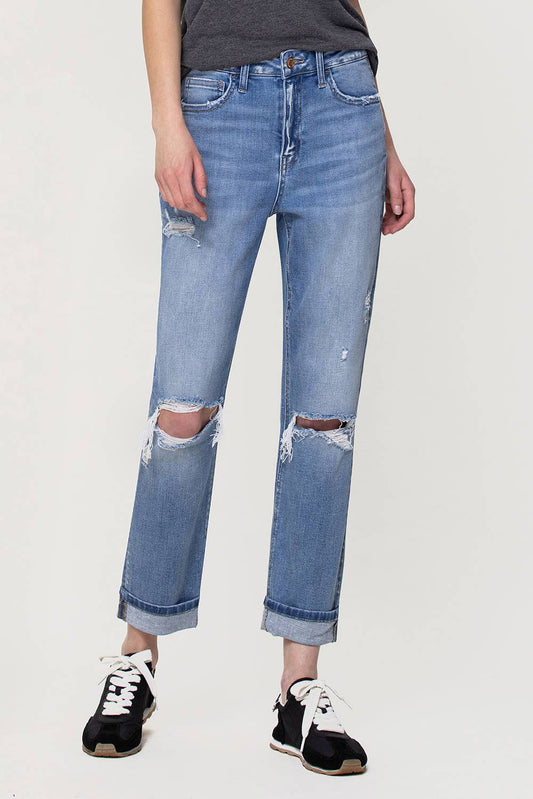 Distressed stretch boyfriend jeans