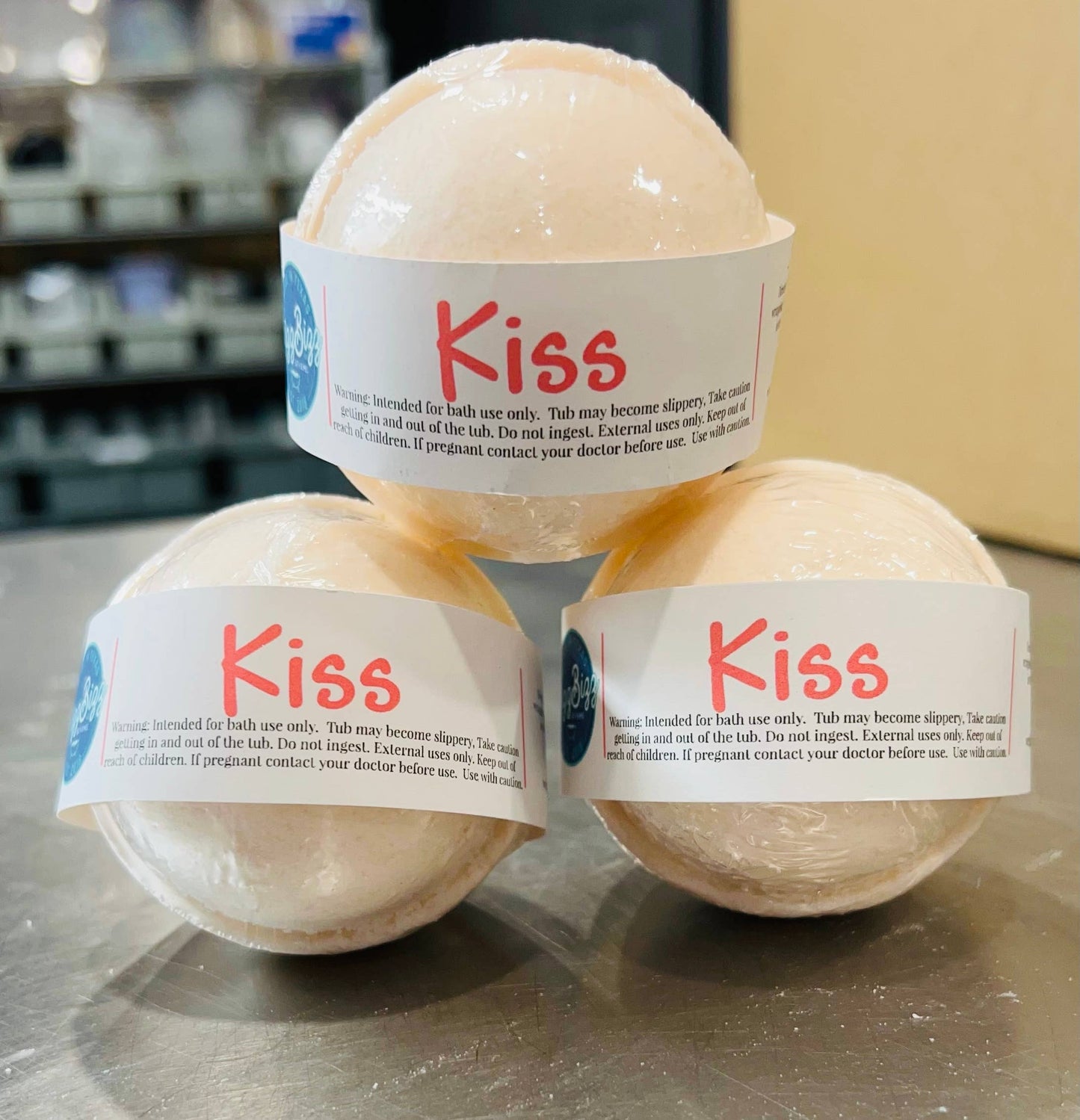 Kiss - Bath Bomb